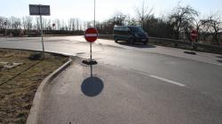 Začala přestavba křižovatky u KM Prona na kruhový objezd. Foto: Petr Novák, 10. března 2022