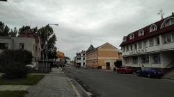 Proměna ulice Víta Nejedlého přinese nový povrch vozovky, širší chodníky a také přesun zastávek. Foto: Petr Novák, 15. září 2022