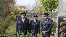 Ve Veselé se ke vzpomínce připojili mimo jiné také zástupci místních dobrovolných hasičů. Foto: Petr Novák