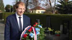 Pietních akcí se zúčastnil poslanec a místostarosta Mnichova Hradiště Ondřej Lochman. Foto: Petr Novák