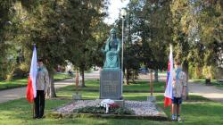 Pietní akt v parku u nádraží. Foto: Petr Novák