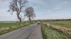 Na sázení ovocných stromů mezi Kněžmostem a Koprníkem dorazilo rekordních 90 dobrovolníků. Foto: ČSOP Klenice