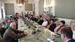 Diskutovalo se o dopravě, České poště, roli senátorů v regionech i platech politiků. Foto: Petr Novák