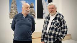 Dílo Karla Vlčka představili jeho kamarádi Štefan Pišta Berežný a Vladimír Chroust Procházka. Foto: Hana Uhríková