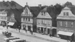 Koloniál Františka Hyky (1885–1947) v Mnichově Hradišti na náměstí čp. 32. Zdroj: sbírka Muzea města Mnichovo Hradiště
