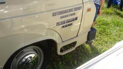 Setkání závodních oldtimer vozů u Suhrovických rybníků. Foto: Radek Žďánský