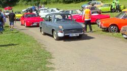 Setkání závodních oldtimer vozů u Suhrovických rybníků. Foto: Radek Žďánský