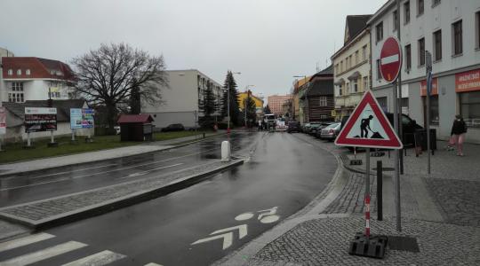 Začala uzavírka ulice Víta Nejedlého. Foto: Petr Novák, 11. dubna 2023