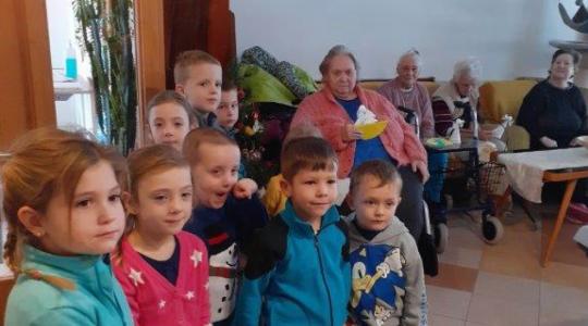 Ohlédnutí za adventem v Domě Ludmila: pečení cukroví, vánoční tvoření i vystoupení dětí. Foto: Malyra
