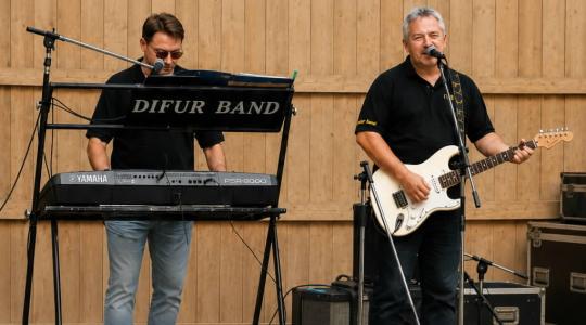 Posvícenskou zábavu v Obrubech roztančí Difur Band Posvícenskou zábavu v Obrubech roztančí Difur Band