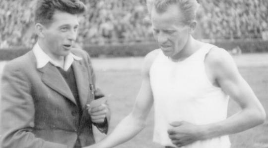 Josef Hron s Emilem Zátopkem. Foto: archiv Nadačního fondu Škoda Auto