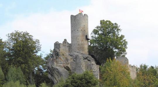Mnichovohradišťský odbor KČT zve na dva zajímavé srpnové výlety. Jedním z nich je Za Jasněnkou na Frýdštejn. Foto: KČT