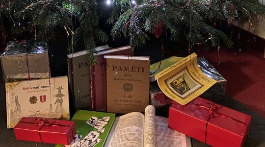 Sháníte vánoční dárek? Přinášíme tipy na knihy s regionální tematikou. Foto: město Bakov nad Jizerou