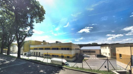 Areál společnosti Kofola v Mnichově Hradišti. Ilustrační foto: mapy.cz