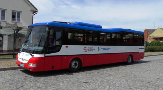 Nový autobus Dopravního podniku Kněžmost. Foto: obec