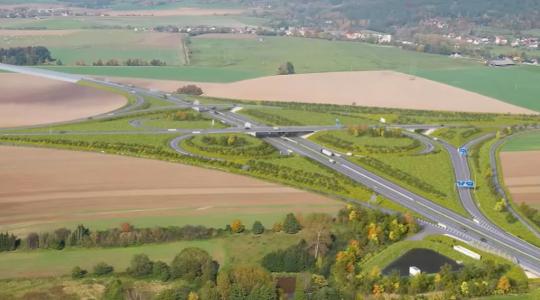 Příští rok by se měl začít stavět obchvat Úlibic. Bude součástí dálnice D35