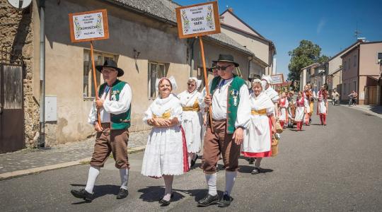 Krojovaný průvod, staročeský jarmark a mnoho dalšího. Pojizerský folklorní festival v Bakově vypukne už příští týden