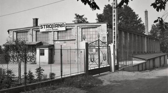Strojírna v Haškově č. 165. Sem se přestěhovala výroba z Ptýrova čp. 18. Stav v roce 1936