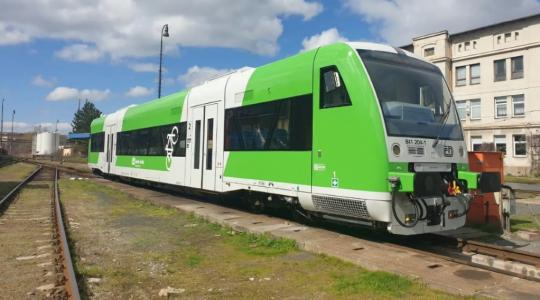 Stadler RegioShuttle RS1 české řady 841.2 po modernizaci v barvách Ústeckého kraje. Foto: České dráhy