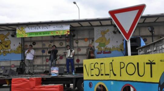 Veselá pouť nabídne loutkové divadlo Štěpána Tučka či vystoupení kapely Rezekvítek