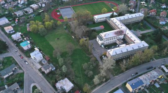 Stávající školní areál ve Studentské ulici v Mnichově Hradišti. Foto: CBArchitektura